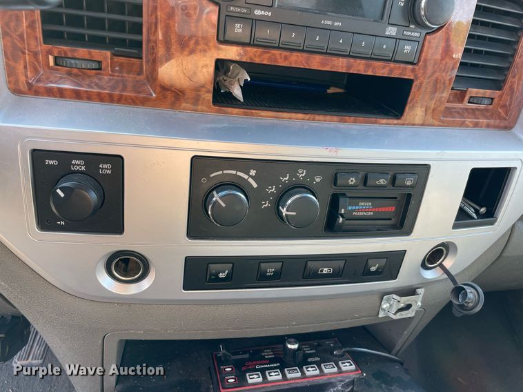 image for item NT9431 2007 Dodge Ram 1500  Quad Cab pickup truck