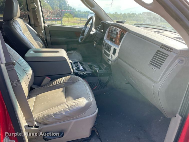 image for item NT9431 2007 Dodge Ram 1500  Quad Cab pickup truck