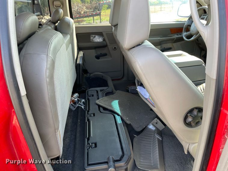 image for item NT9431 2007 Dodge Ram 1500  Quad Cab pickup truck