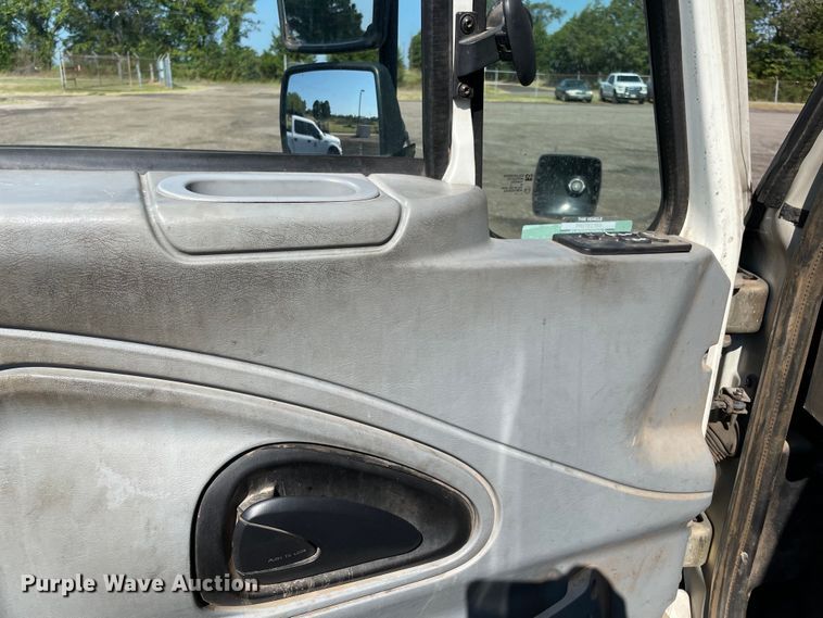 image for item NT9437 2007 International 8600  dump truck