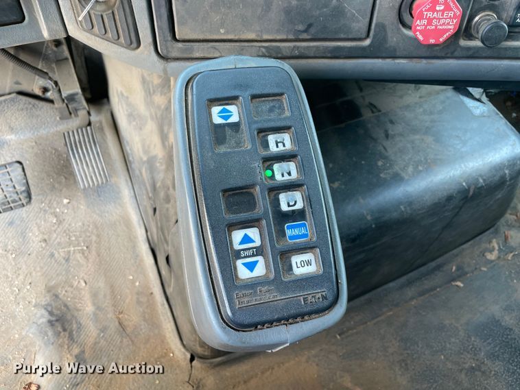 image for item NT9437 2007 International 8600  dump truck