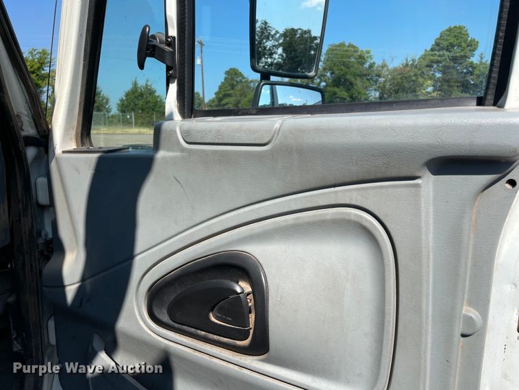 image for item NT9437 2007 International 8600  dump truck