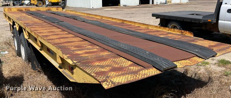 image for item NT9439 1985 Supr  tilt deck equipment trailer