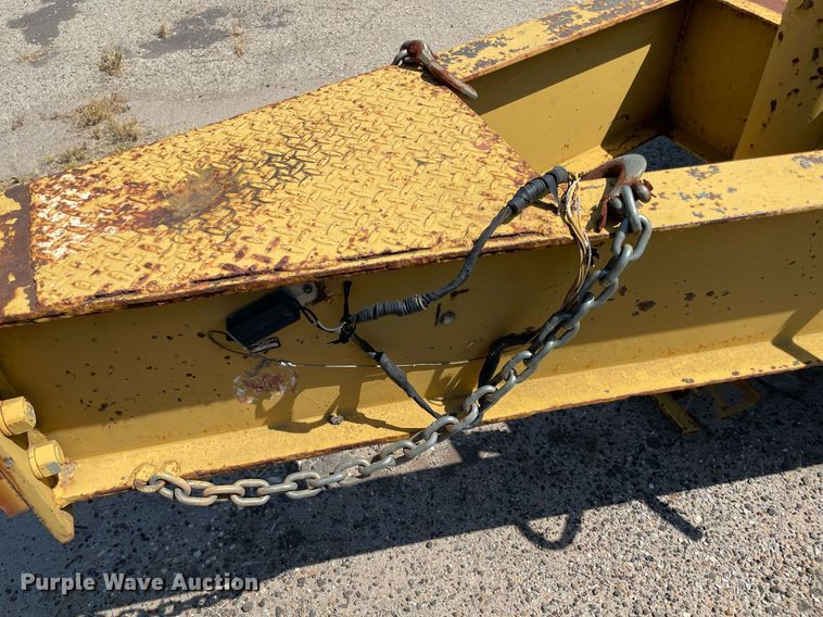 image for item NT9439 1985 Supr  tilt deck equipment trailer