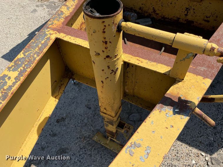 image for item NT9439 1985 Supr  tilt deck equipment trailer