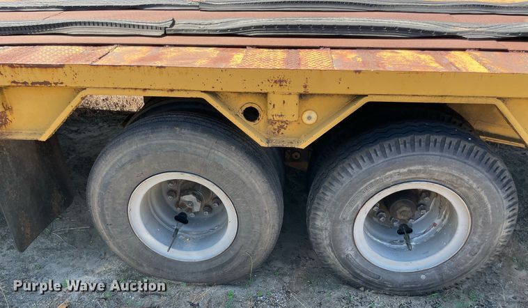 image for item NT9439 1985 Supr  tilt deck equipment trailer