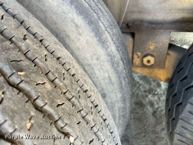 image for item NT9439 1985 Supr  tilt deck equipment trailer