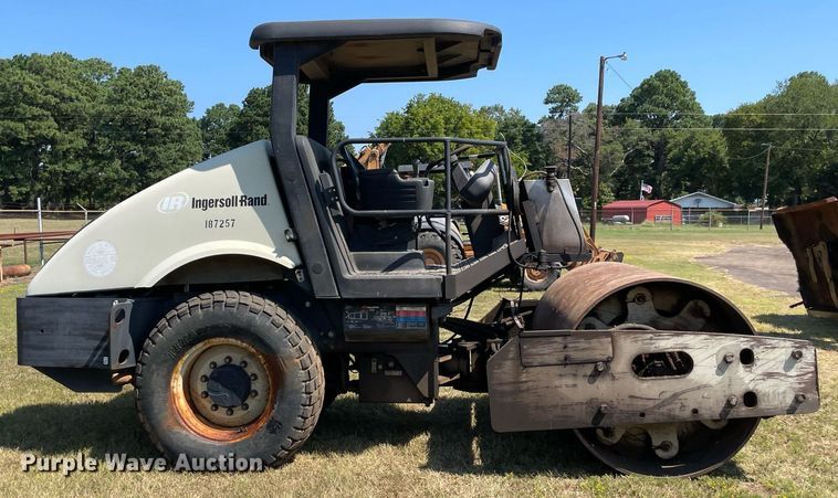 image for item NT9440 Ingersoll Rand SD-70D TF  single drum roller