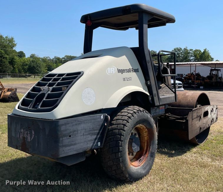 image for item NT9440 Ingersoll Rand SD-70D TF  single drum roller