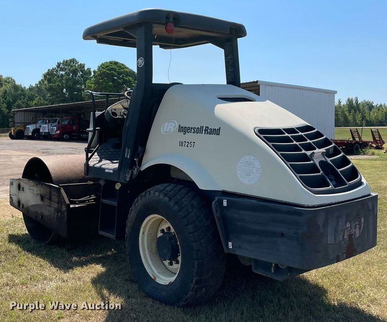 image for item NT9440 Ingersoll Rand SD-70D TF  single drum roller