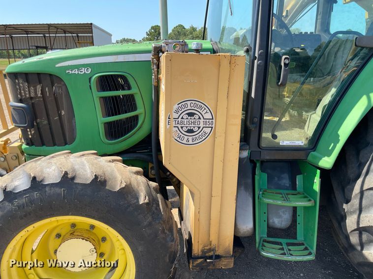 image for item NT9441 2010 John Deere 6430  MFWD tractor