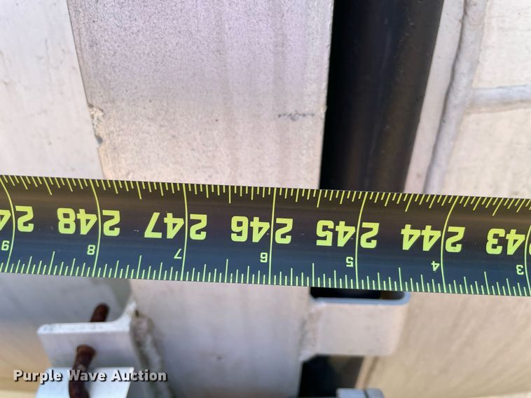 image for item NT9443 1990 Heil  tank trailer