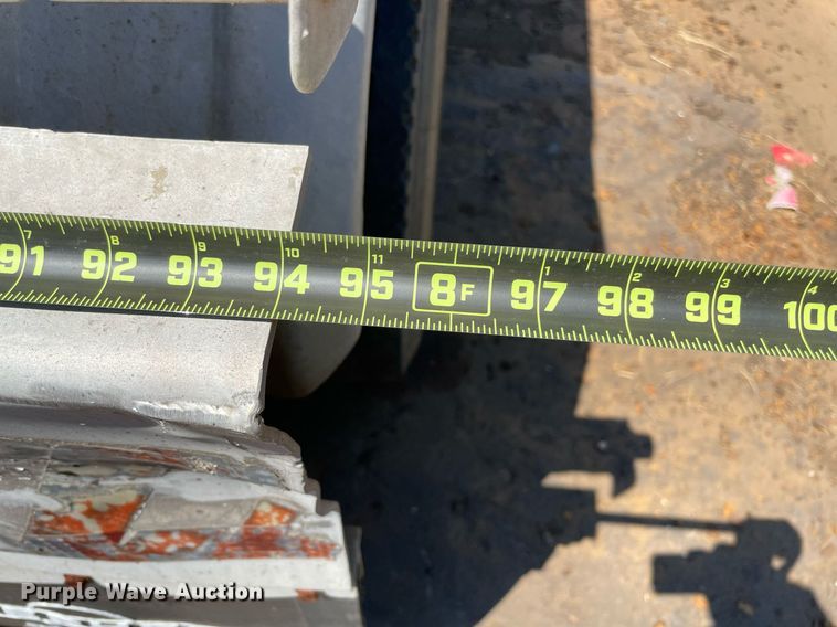 image for item NT9443 1990 Heil  tank trailer