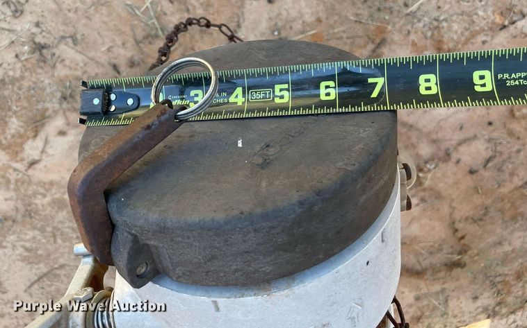 image for item NT9443 1990 Heil  tank trailer