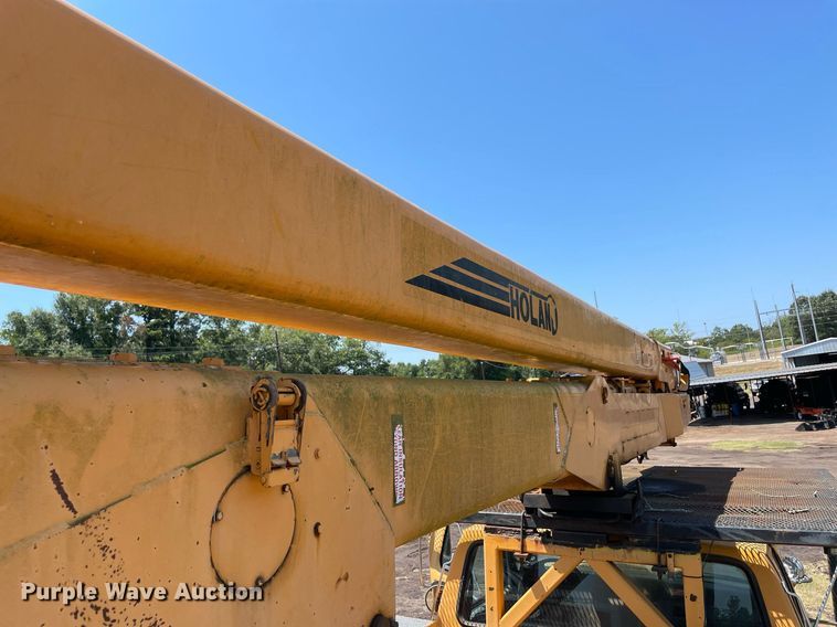 image for item NT9444 1999 Ford F800  bucket truck