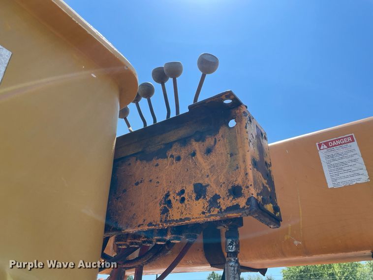 image for item NT9444 1999 Ford F800  bucket truck