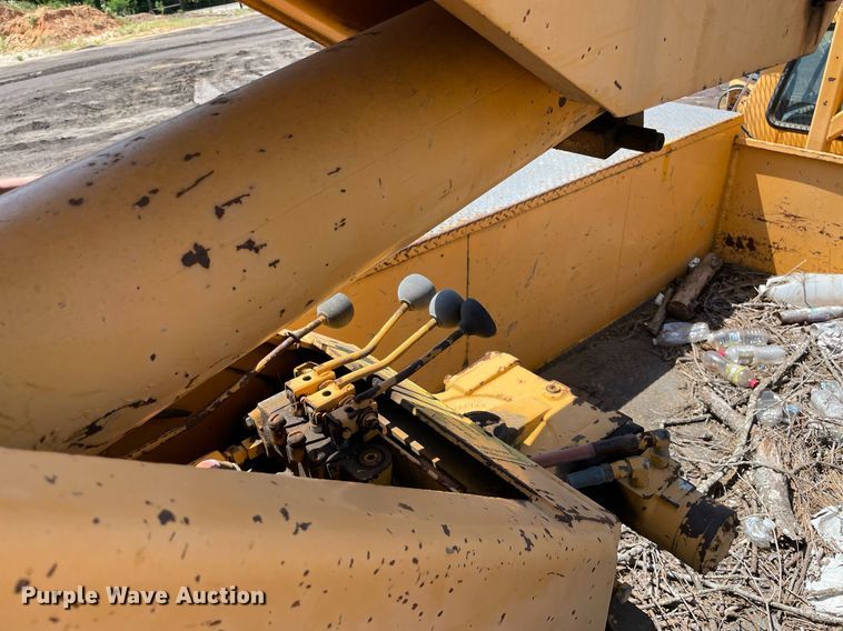 image for item NT9444 1999 Ford F800  bucket truck