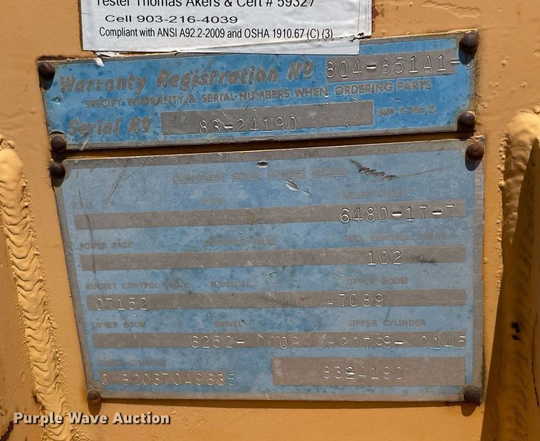 image for item NT9444 1999 Ford F800  bucket truck