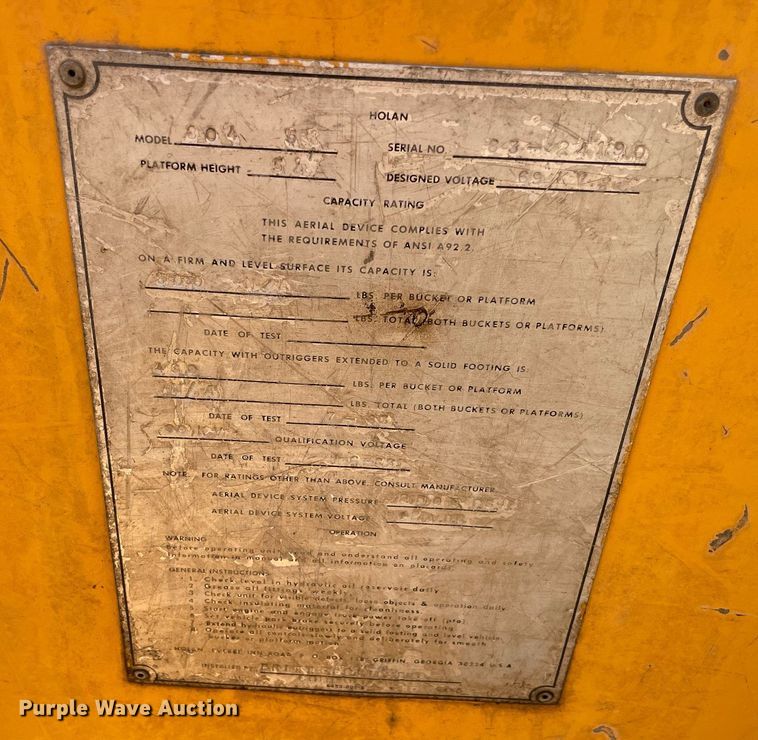 image for item NT9444 1999 Ford F800  bucket truck