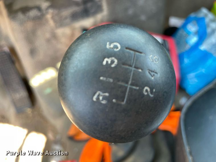 image for item NT9444 1999 Ford F800  bucket truck