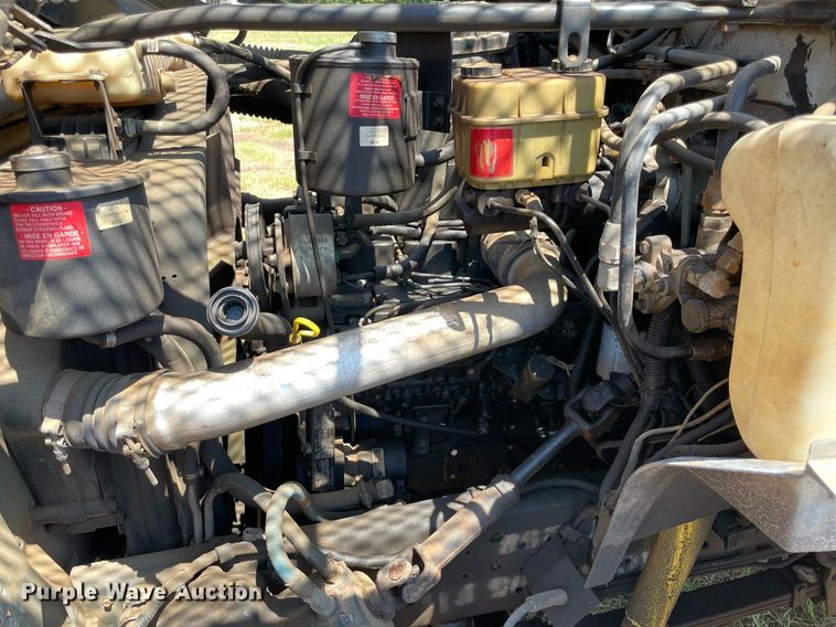 image for item NT9444 1999 Ford F800  bucket truck