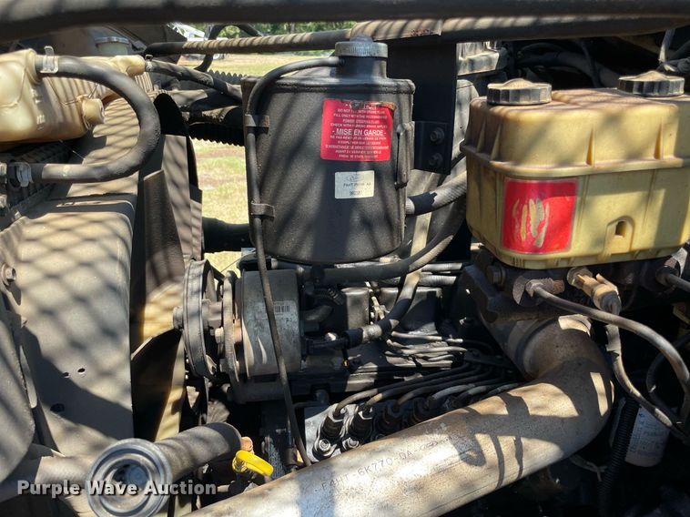 image for item NT9444 1999 Ford F800  bucket truck