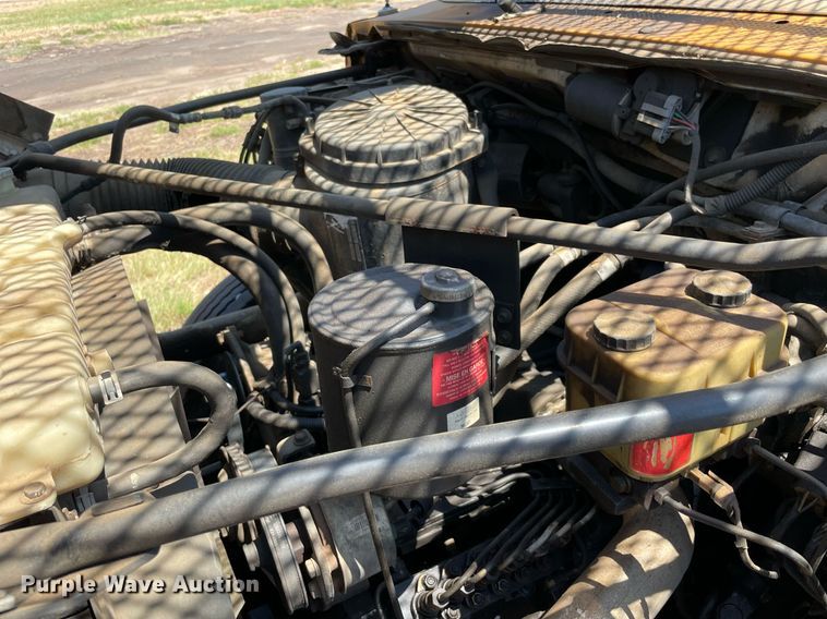 image for item NT9444 1999 Ford F800  bucket truck