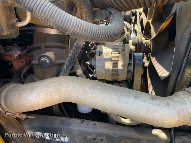 image for item NT9444 1999 Ford F800  bucket truck