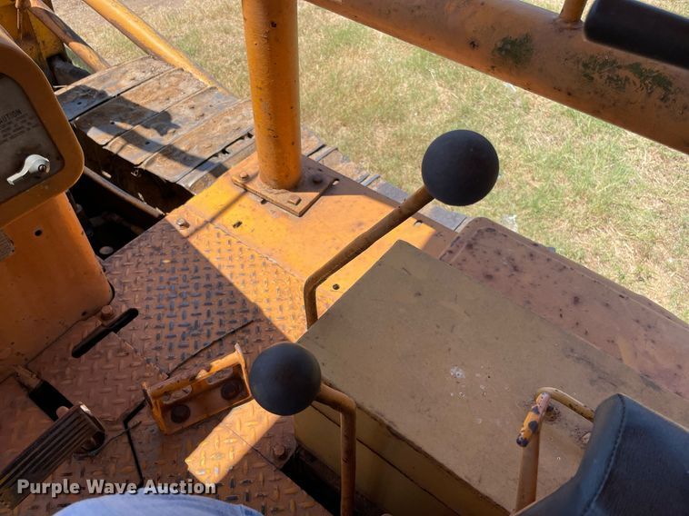 image for item NT9445 Caterpillar D6C  dozer