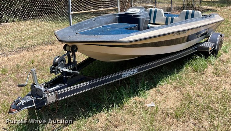 image for item NT9447 1985 Stratos 375-V  boat