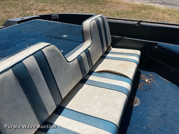 image for item NT9447 1985 Stratos 375-V  boat