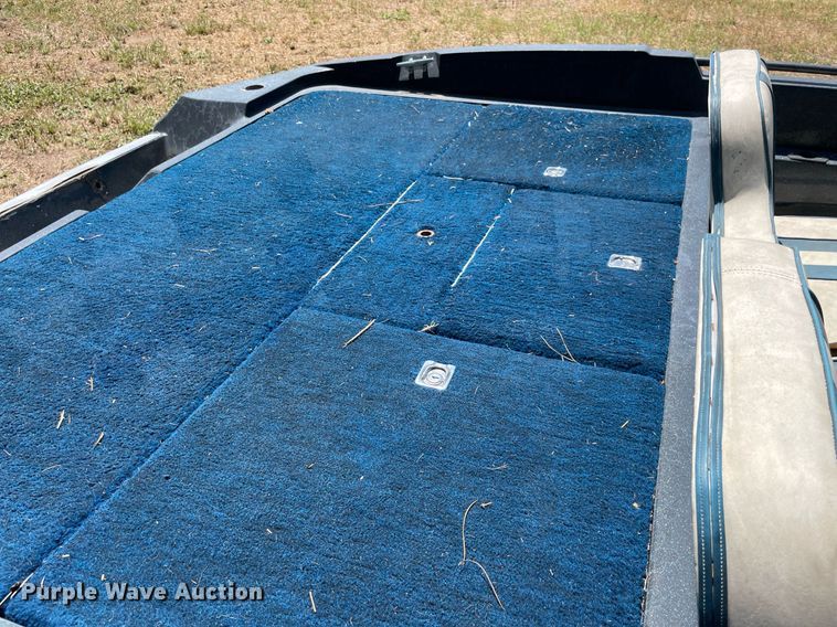 image for item NT9447 1985 Stratos 375-V  boat