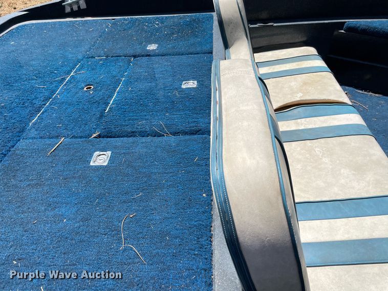 image for item NT9447 1985 Stratos 375-V  boat