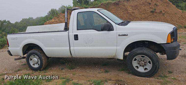image for item NT9915 2007 Ford F250 Super Duty XL  pickup truck