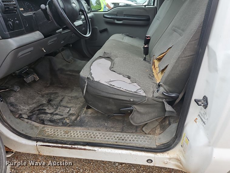 image for item NT9915 2007 Ford F250 Super Duty XL  pickup truck