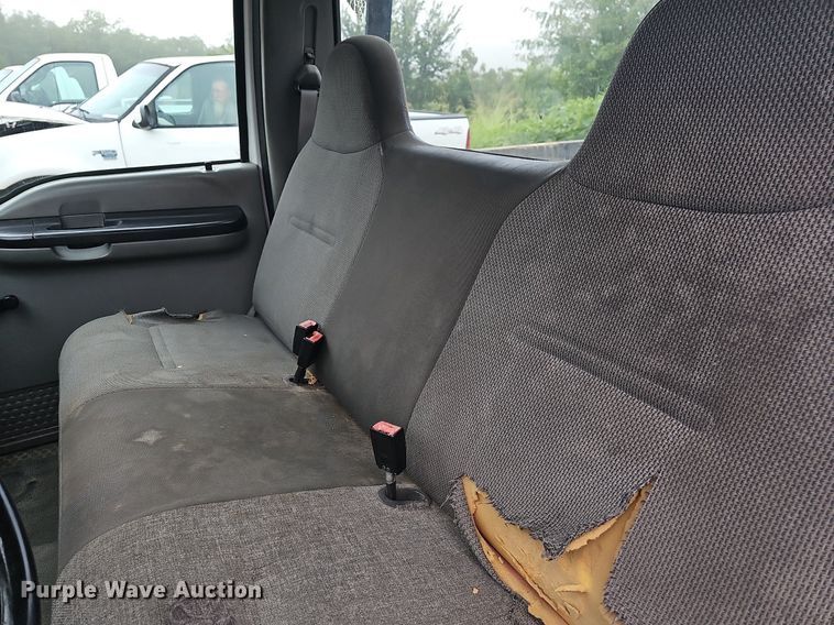 image for item NT9915 2007 Ford F250 Super Duty XL  pickup truck