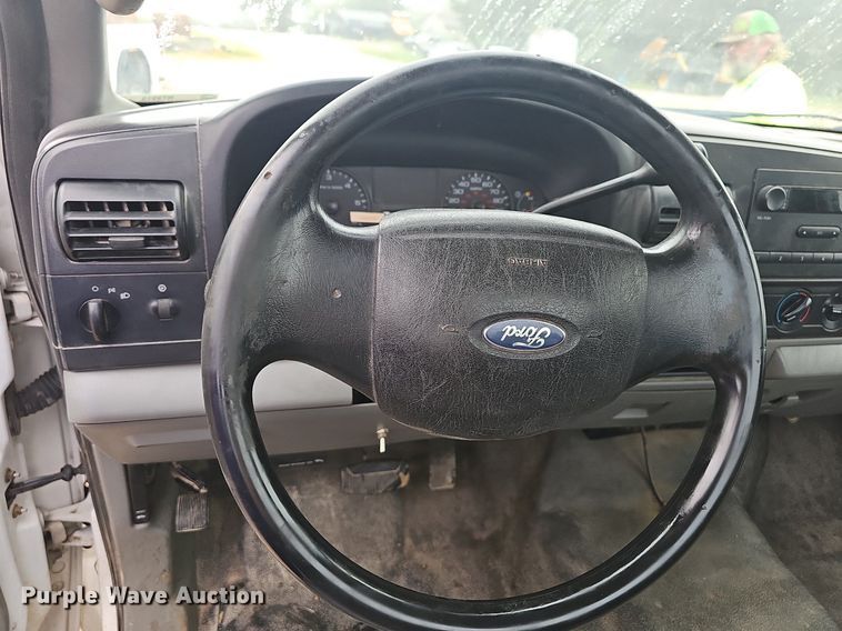 image for item NT9915 2007 Ford F250 Super Duty XL  pickup truck