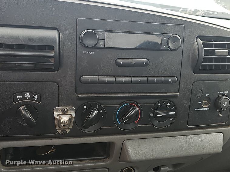 image for item NT9915 2007 Ford F250 Super Duty XL  pickup truck