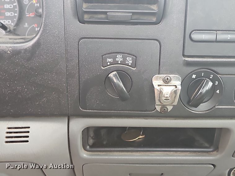 image for item NT9915 2007 Ford F250 Super Duty XL  pickup truck