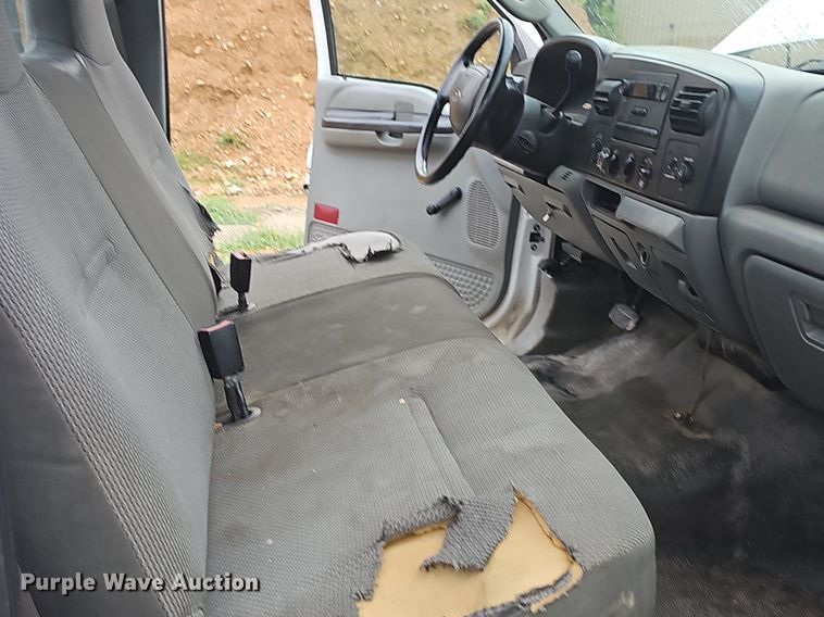 image for item NT9915 2007 Ford F250 Super Duty XL  pickup truck