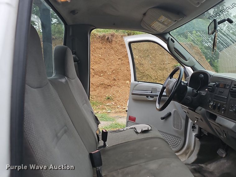 image for item NT9915 2007 Ford F250 Super Duty XL  pickup truck