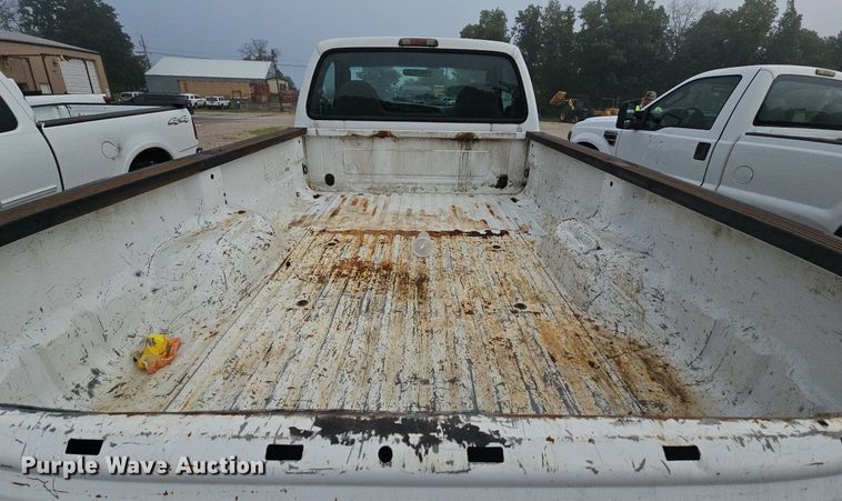 image for item NT9917 2007 Ford F250 Super Duty XL  pickup truck