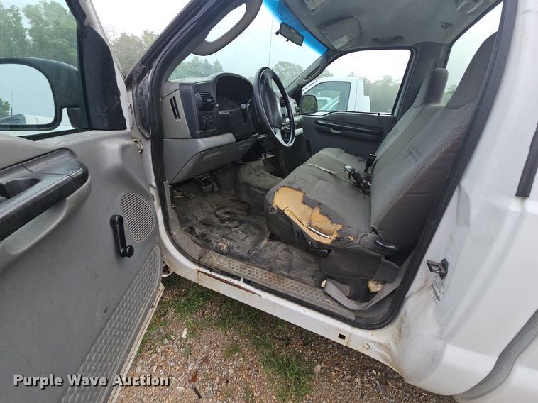 image for item NT9917 2007 Ford F250 Super Duty XL  pickup truck