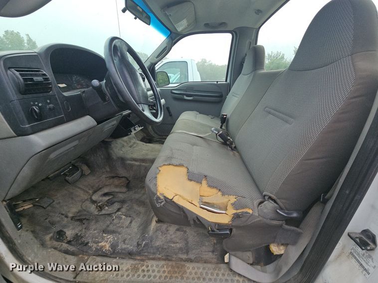 image for item NT9917 2007 Ford F250 Super Duty XL  pickup truck