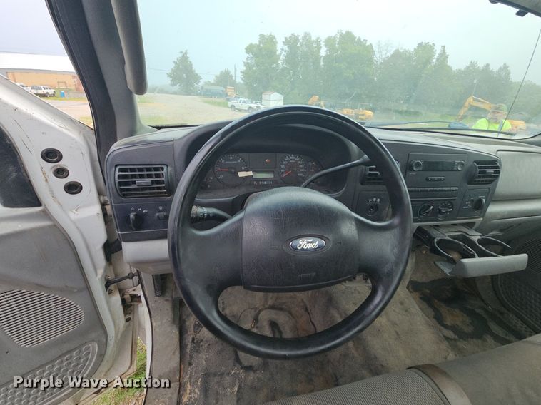 image for item NT9917 2007 Ford F250 Super Duty XL  pickup truck