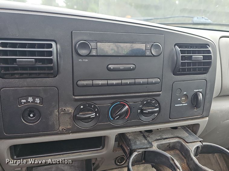 image for item NT9917 2007 Ford F250 Super Duty XL  pickup truck