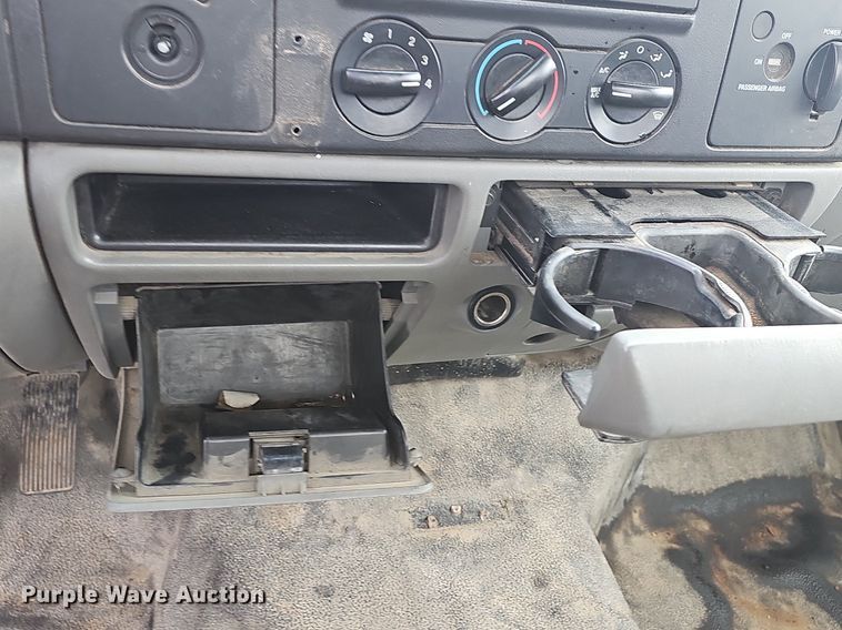 image for item NT9917 2007 Ford F250 Super Duty XL  pickup truck