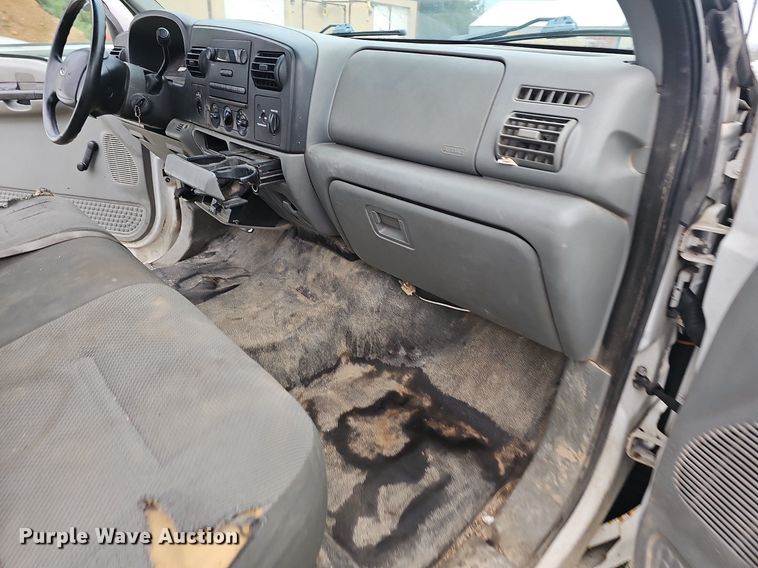 image for item NT9917 2007 Ford F250 Super Duty XL  pickup truck