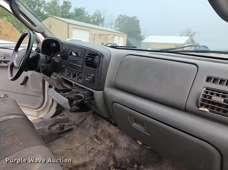 image for item NT9917 2007 Ford F250 Super Duty XL  pickup truck