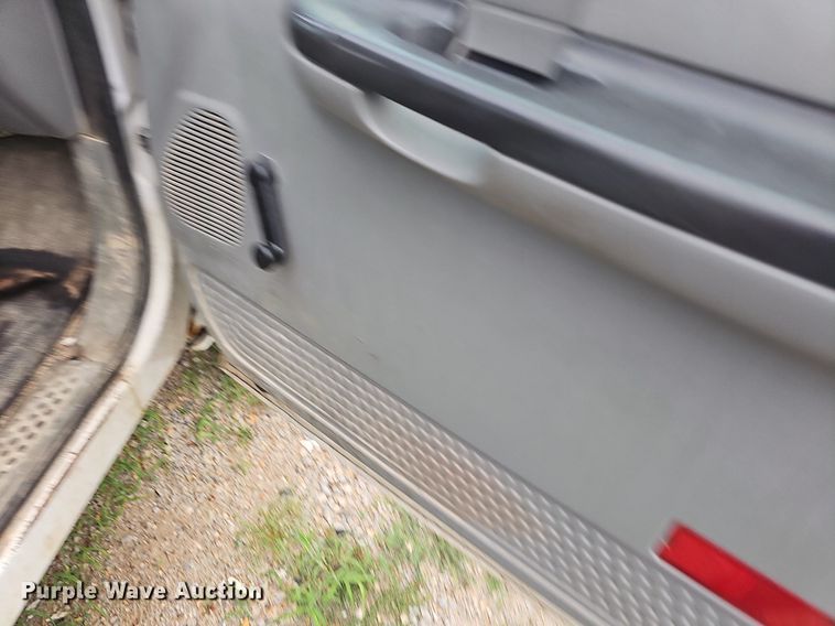 image for item NT9917 2007 Ford F250 Super Duty XL  pickup truck